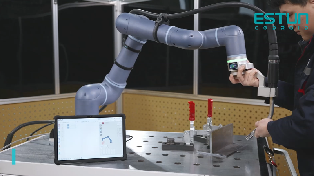 โซลูชั่นการเชื่อม ESTUN: เพิ่มความแม่นยำประสิทธิภาพและความยืดหยุ่นในการเชื่อมอัตโนมัติ