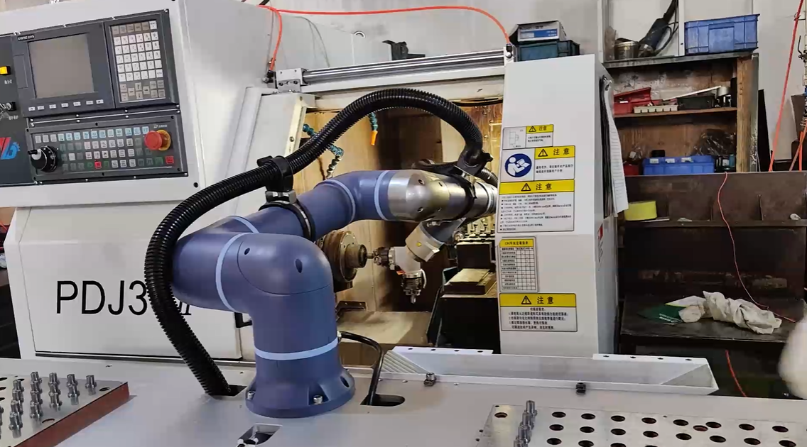 ESTUN เครื่องมือจักรโหลดและ โซลูชั่นการขนถ่าย: เพิ่มประสิทธิภาพ ความแม่นยำและความคล่องตัว2