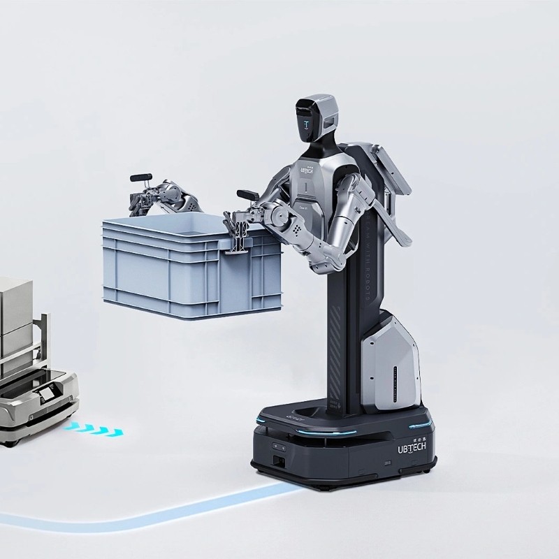 หุ่นยนต์กึ่งมนุษย์ UBTECH Cruzr Y1 พร้อมระบบเคลื่อนที่ด้วยล้อสำหรับการใช้งานบริการ